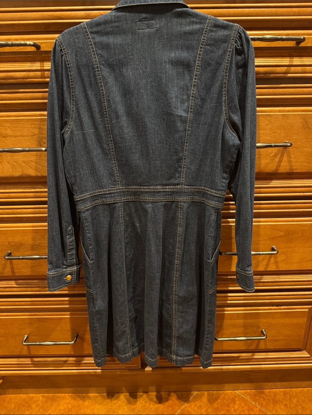 UNTUCKit Dark Blue Denim Button-Front Women’s Jean Dress - Picture 6 of 9